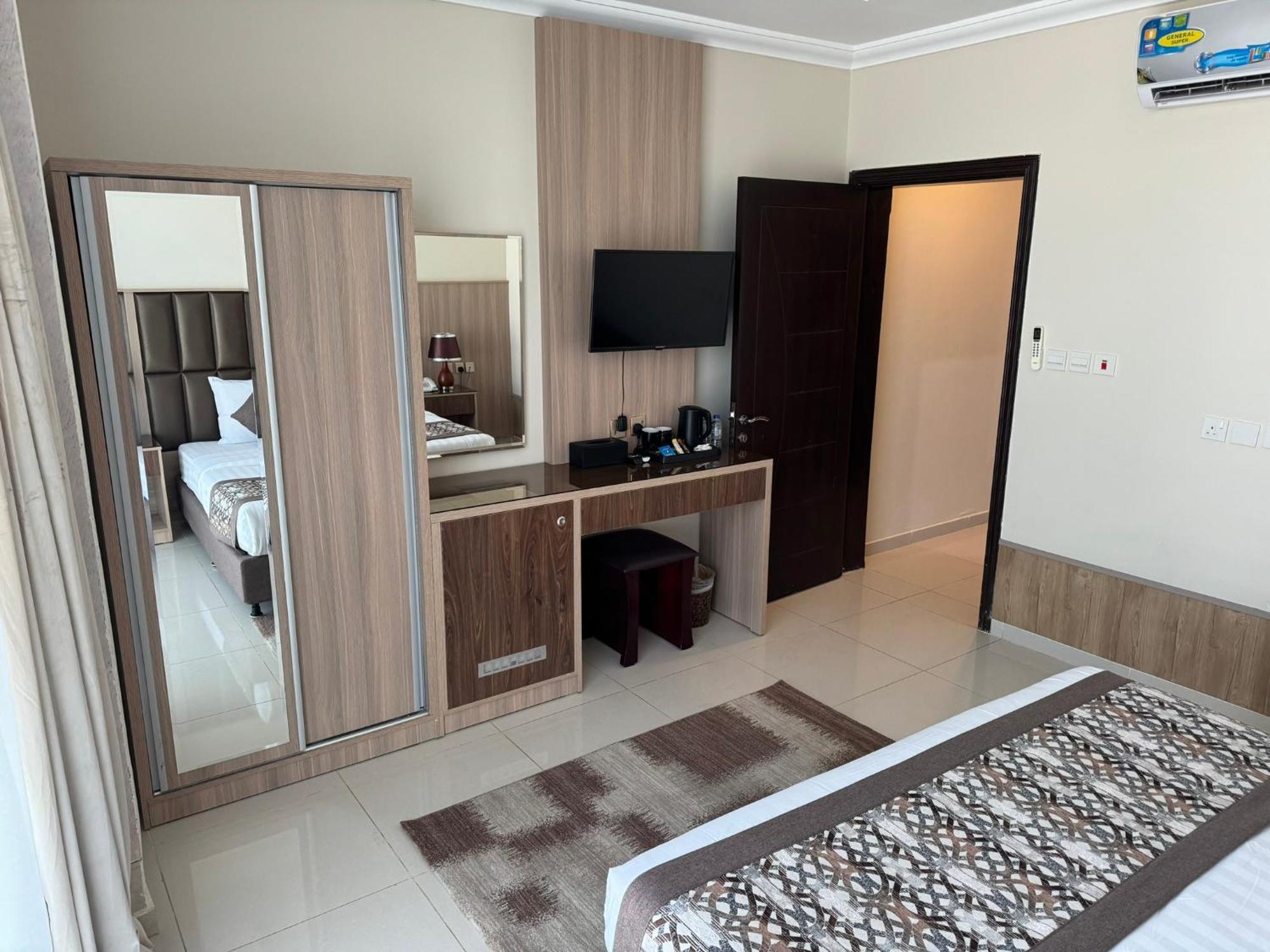 Primotel Suites As Salamah Jeddah Bagian luar foto